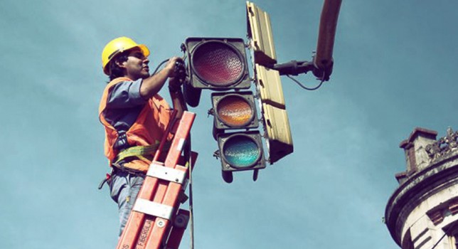 Instalación y reparación de semáforos